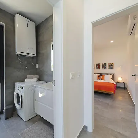 Sea View 公寓 洛瓦尼斯卡